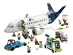 Конструктор LEGO City "Пассажирский самолет" 60367 — изображение 6